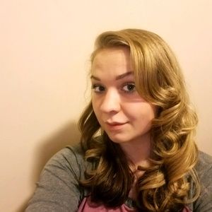 Meet your Posher, Maxine